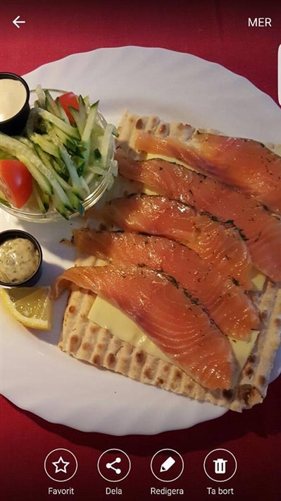 Gravlax p&aring; mjukt Ljusugnsbr&ouml;d